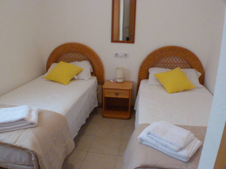 Twin bedroom