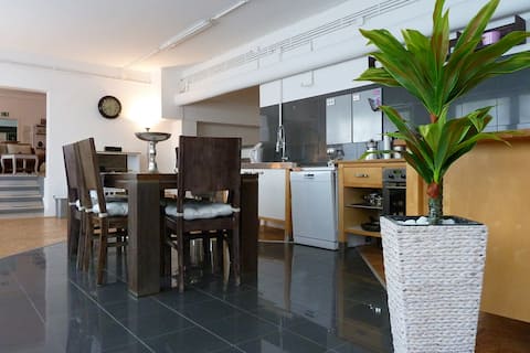 Leistungsstarkes Airbnb: ** 240 m² City LOFT in Essen ** in Stadtkern