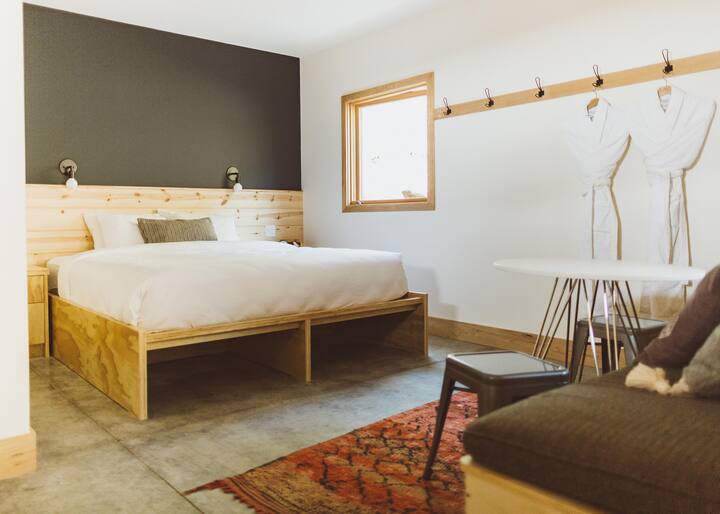 King Cabin At The Society Hotel Boutique Hotels For Rent In Bingen Washington United States