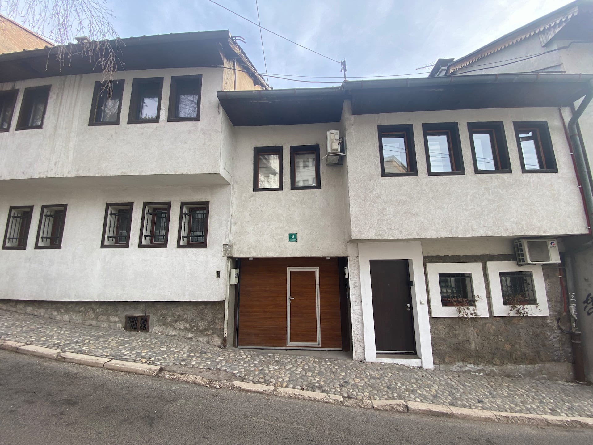 Warm and modern apt. at Baščaršija + free garage