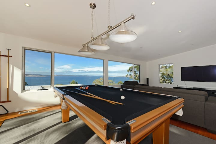 Serenity And Views Only 10 Minutes From Hobart CBD