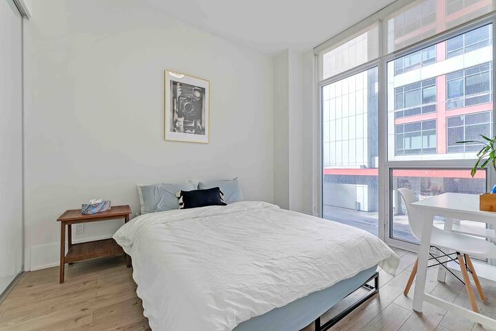 2BR/2BTH Condo • Parking • CN Tower/Rogers Centre gallery image 4