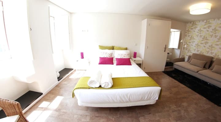 Ribeira Cinema Apartments _ Superior Studios