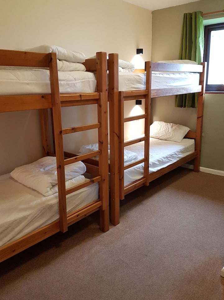 Aberieddy, 6 person (3 bunk beds) bedroom.