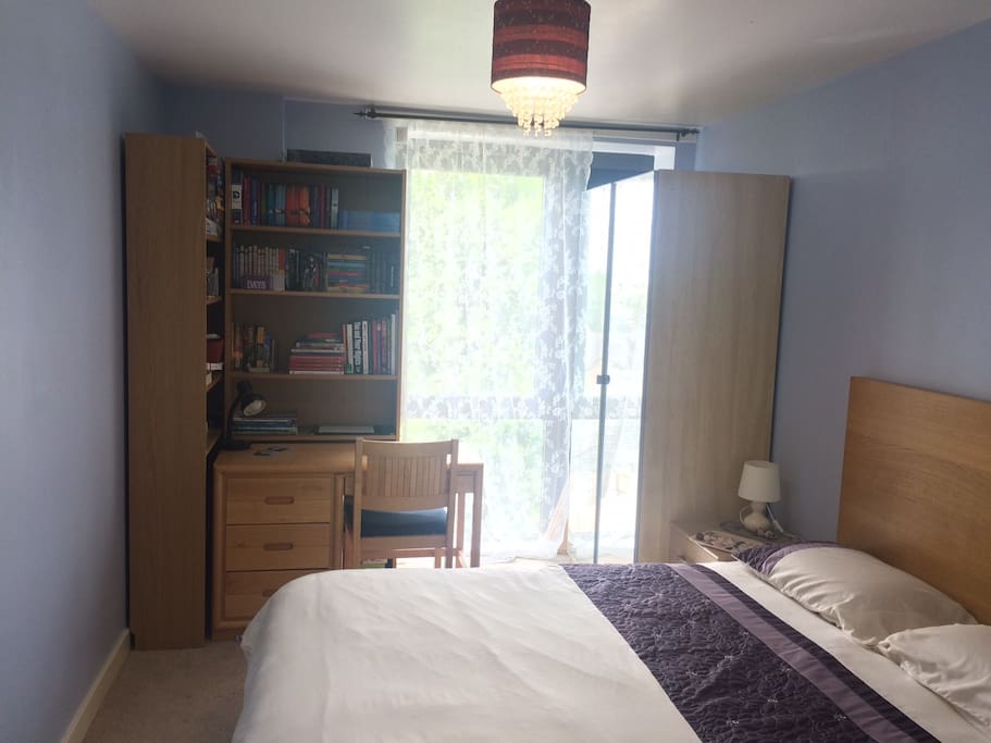 Bright and airy large double room with study
