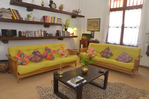 Top performing Airbnb: Casa Jimenez: Jacuzzi + Breakfast in Walled City in San Diego