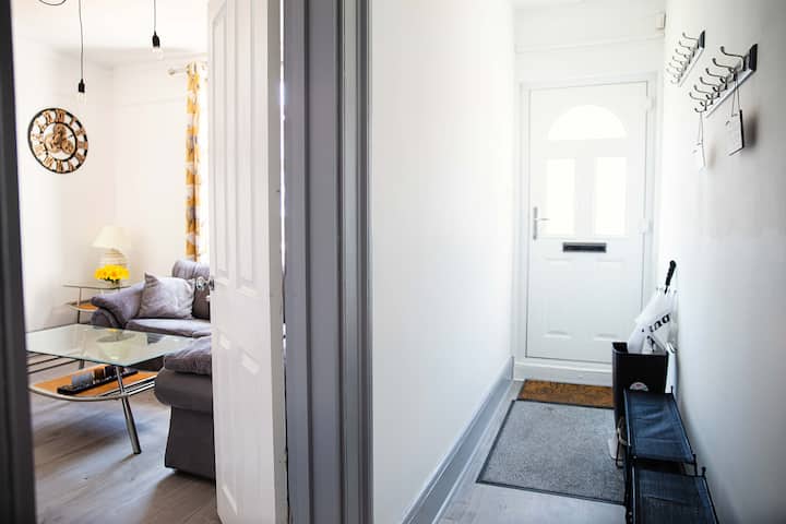 5br House | Central Eastbourne | Sleeps 10 | Beach - Eastbourne