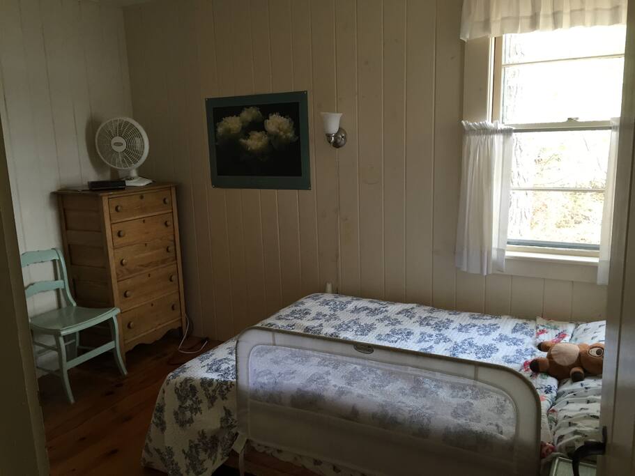 2nd BR with full Bed