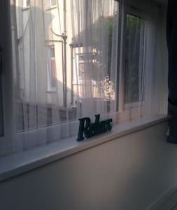 Stylish cabin style annex with ensuite.