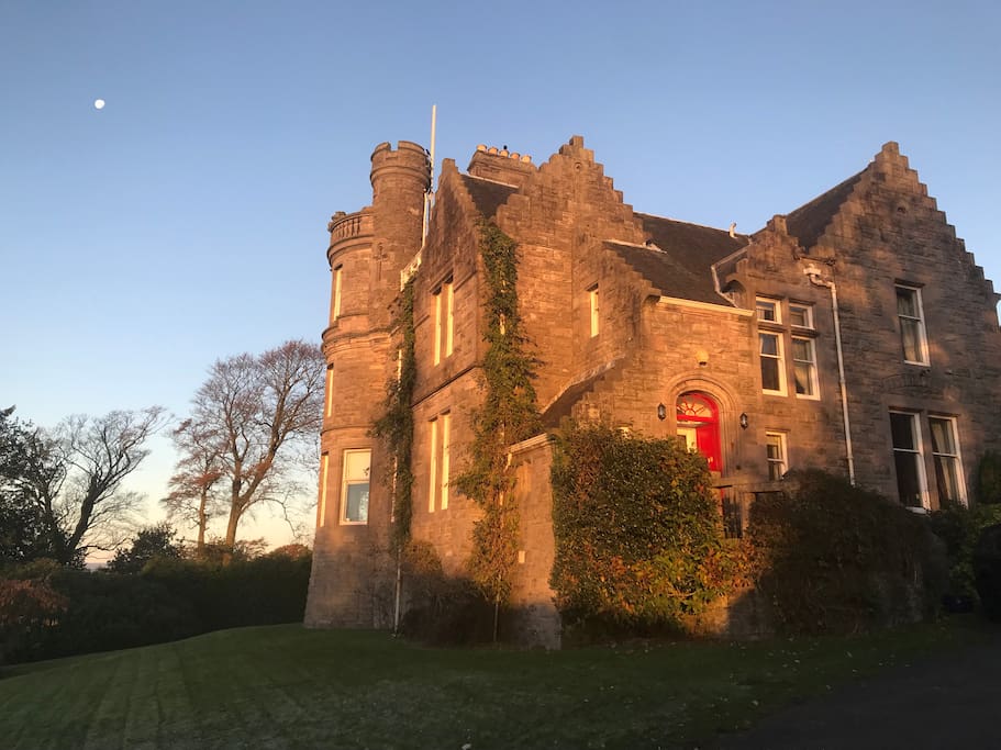 Cats Castle Castles for Rent in Cardross, Scotland, United Kingdom