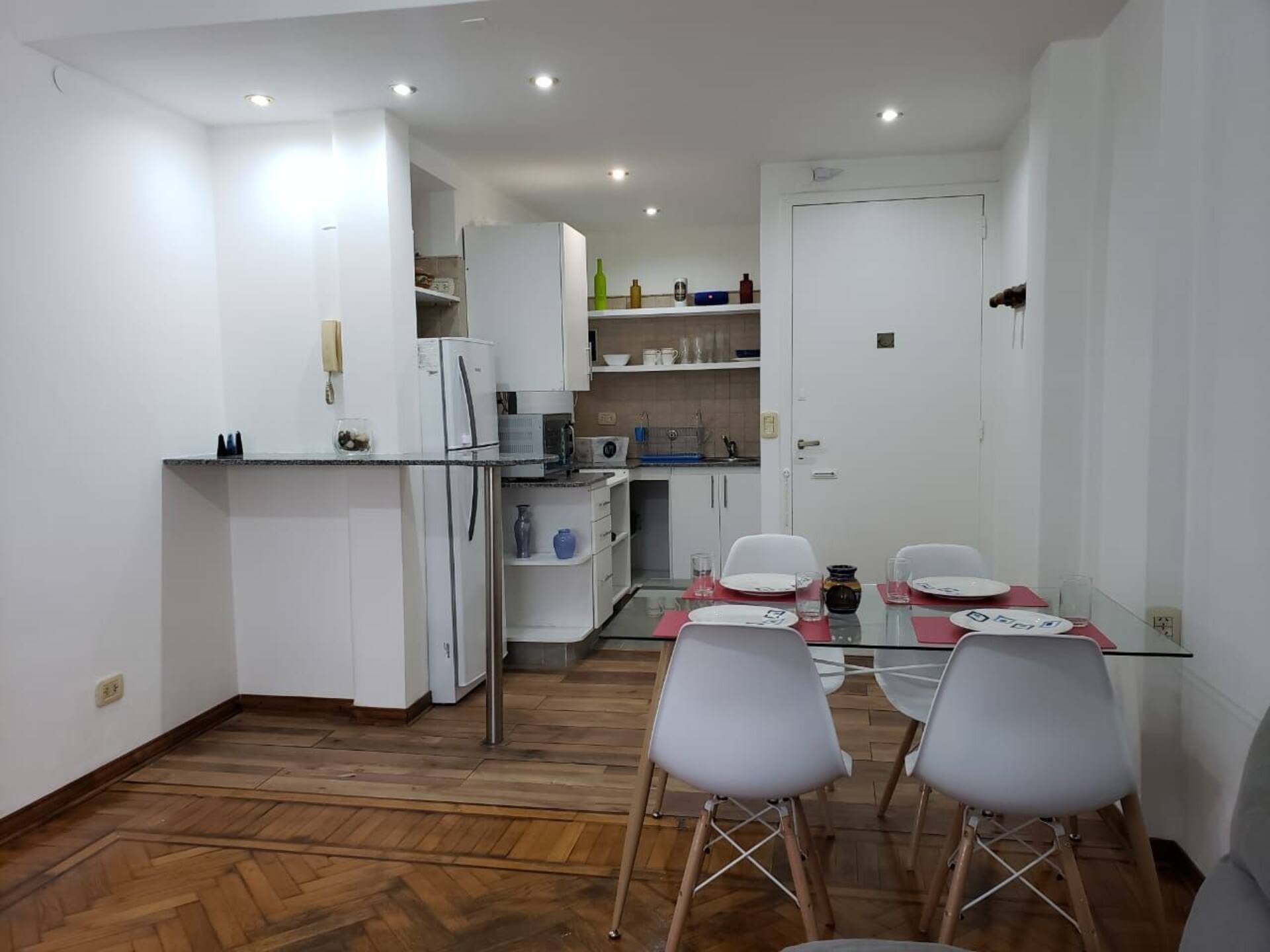 Apartamento de 2 dormitórios no centro de San Telmo