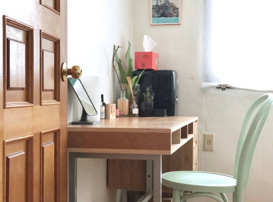 A Table & chair in the room
