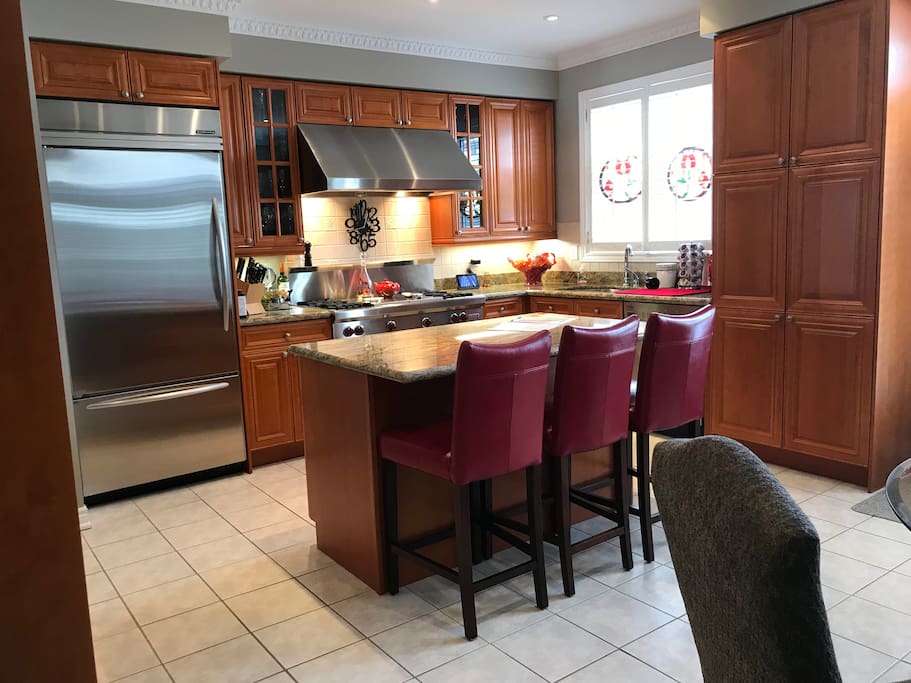 Access to shared kitchen for stays of one week or longer.