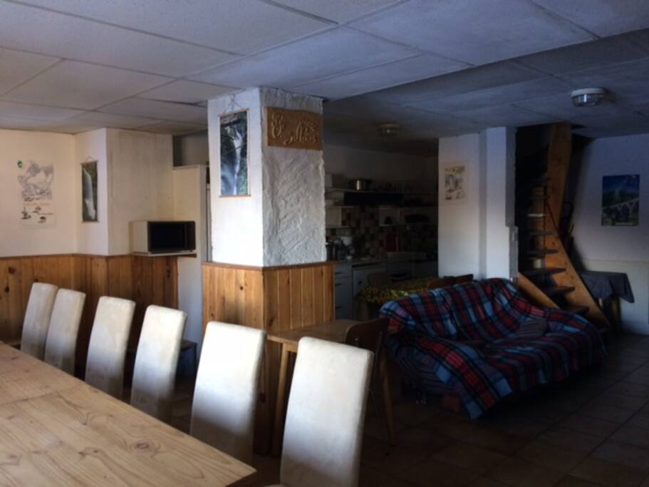 salle commune + cuisine
