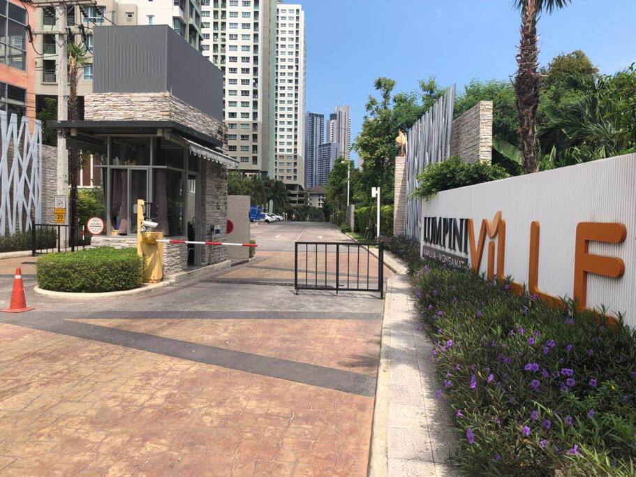 小区大门24小时门岗