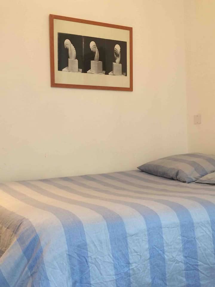 Small new studio near Notre Dame