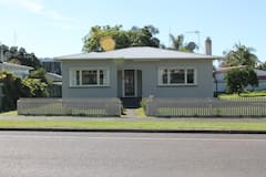 Bungalow+Beauty+in+town+centre