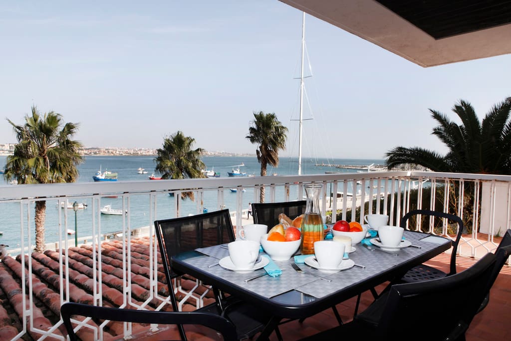 Magnificent terrace with the best view in Cascais!