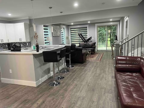 Modern spacious unit 2 bed and 2 bath in Alex va,