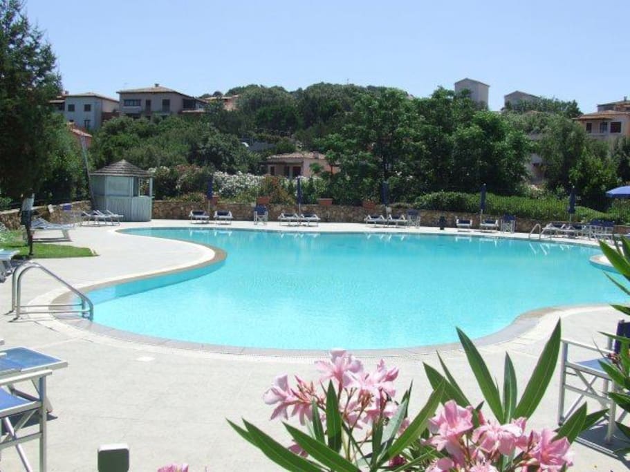 LA PISCINA DEL RESIDENCE