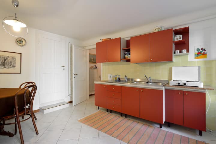 Lovely little flat next to center