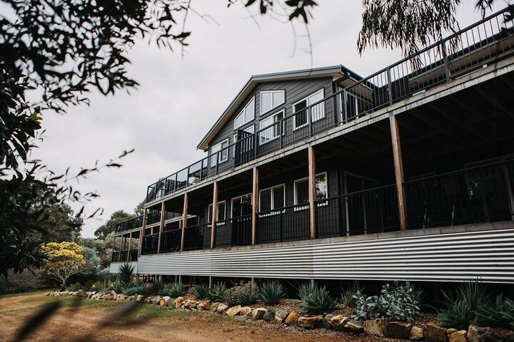 Fully Self Contained Apartment #4 gallery image 2