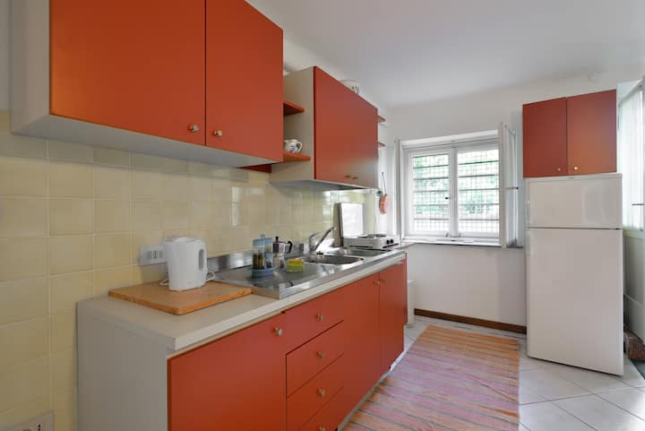 Lovely little flat next to center