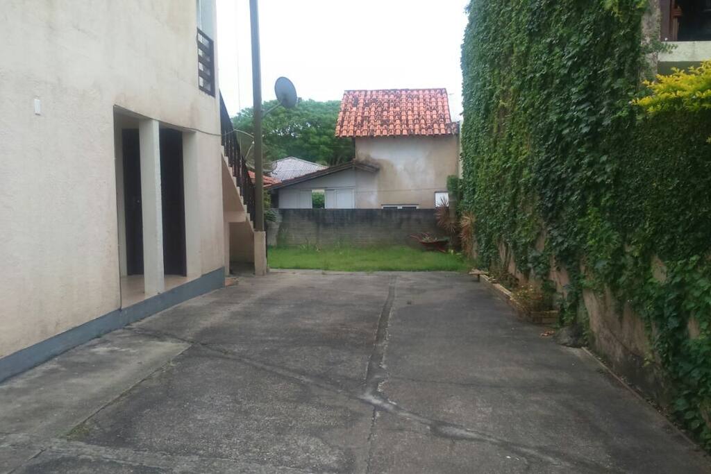 Espaço para seu carro , com portão