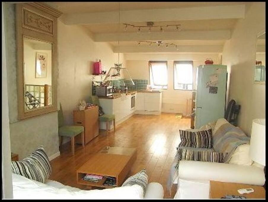 Living room with double exposition