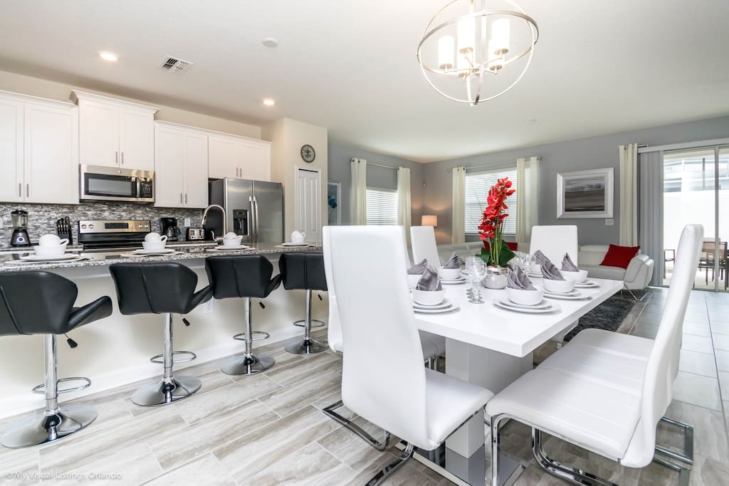 Amazing dinning room!