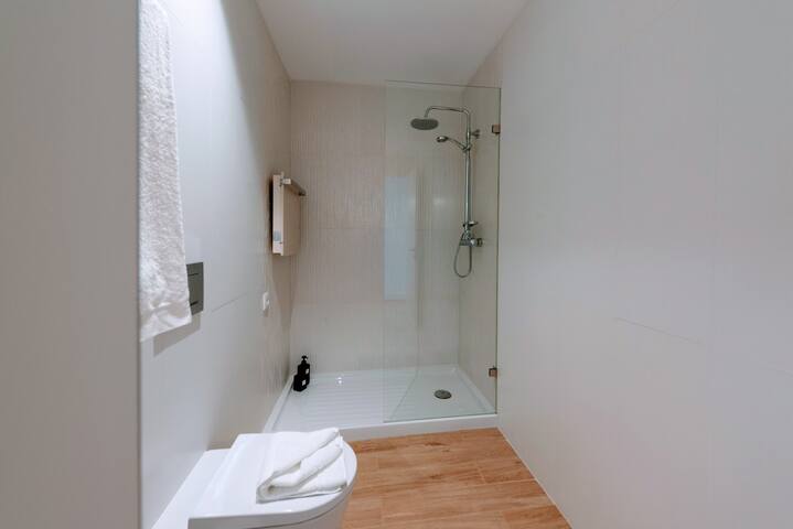 Augusta Residence top floor penthouse gallery image 5