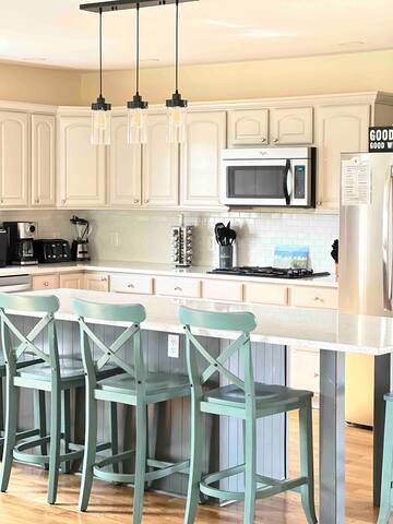 Now booking Fall 2025 & Spring/Summer 2026! gallery image 4