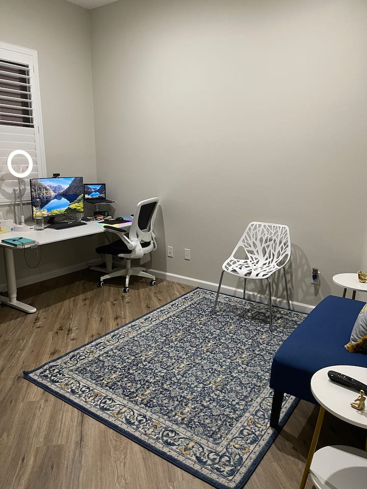 Работна зона за малка жилищна площ 