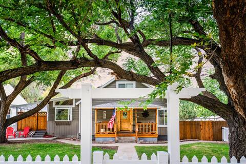 The House on Main St. ~Sleeps 10~