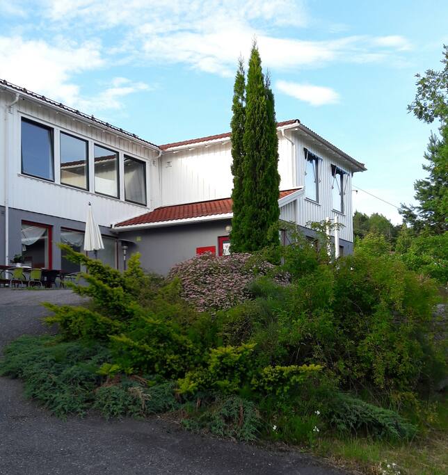 Skarbo kultursenter, del av fasade