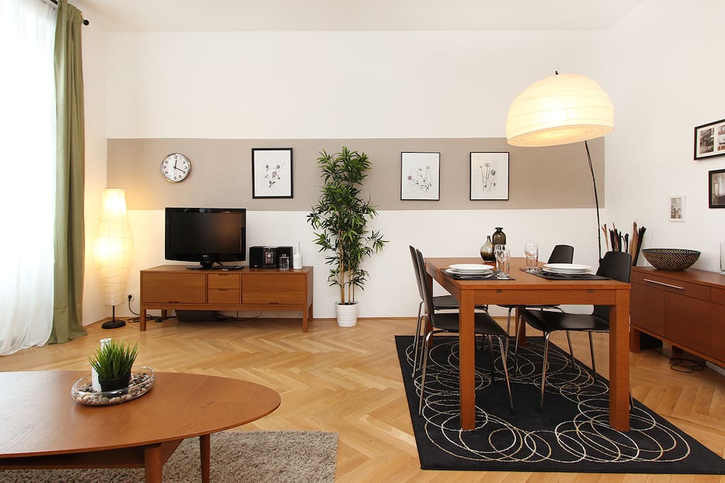 Wohnzimmer / living-room