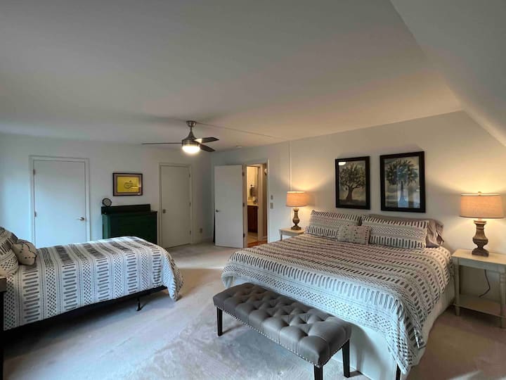king bed on main level