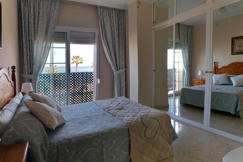 Master bedroom with sea view