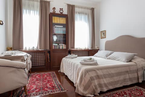 B&B 