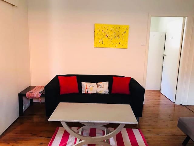 1 bed in a doble room, Bondi Junction area.