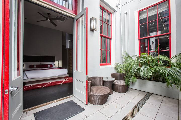 Poolside 4BR/4BA w Hot Tubs, Grill Near French Qtr gallery image 5