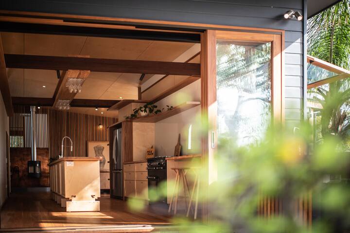 ‘Osprey’ Stunning Boomerang Beach hideaway gallery image 3