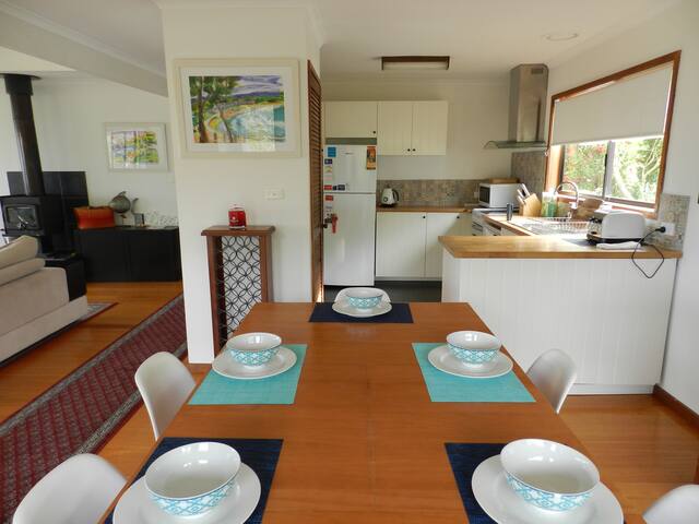 Relax with space and ocean views gallery image 2