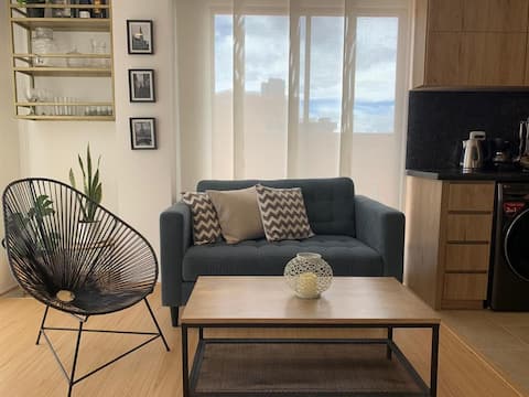 Beautiful 8th Floor Apartment Terrace and top View