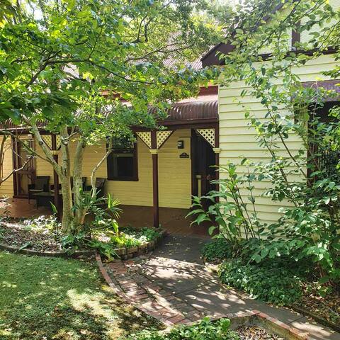 Elmview House and Apartment on Symons. gallery image 3