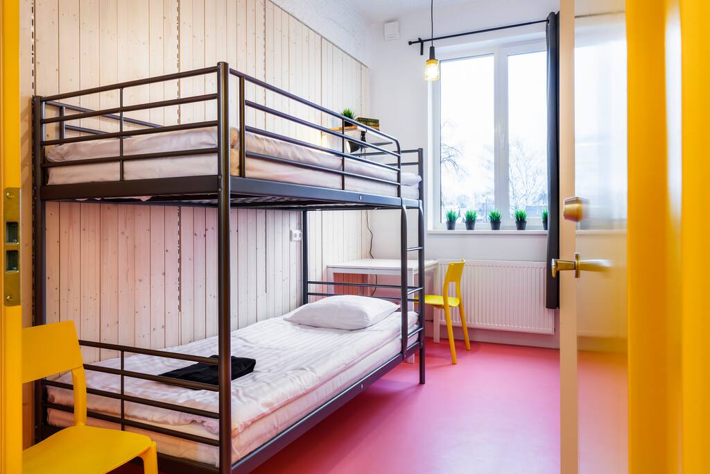 A convenient bedroom with 1 bunk bed in a 4 bedroom apartment