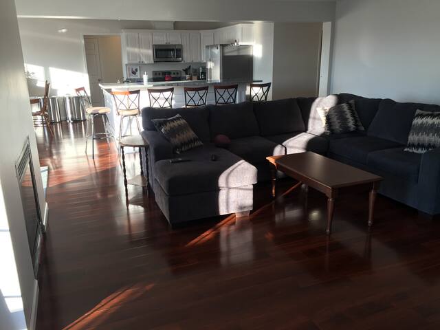 Private Updated Home – in 100+ acres LandTrust gallery image 3