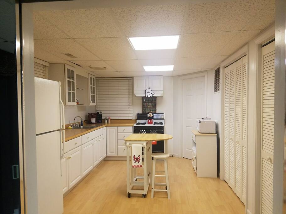 full sized kitchen fully stocked