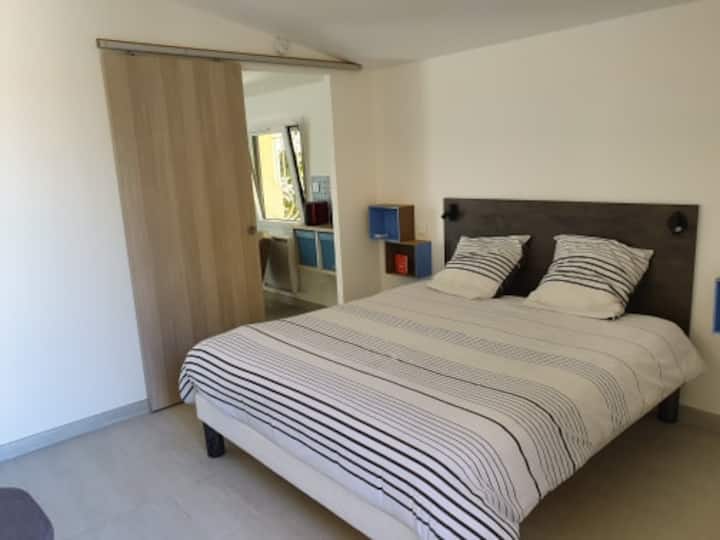 غرفة النوم 160 × 190