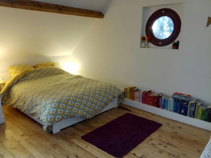 Large rooftop room with breakfast